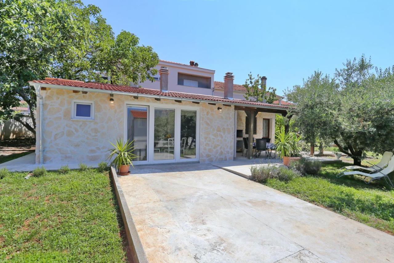 Hacienda Mia With Yacuzzi And Free Parking Zadar Exterior photo