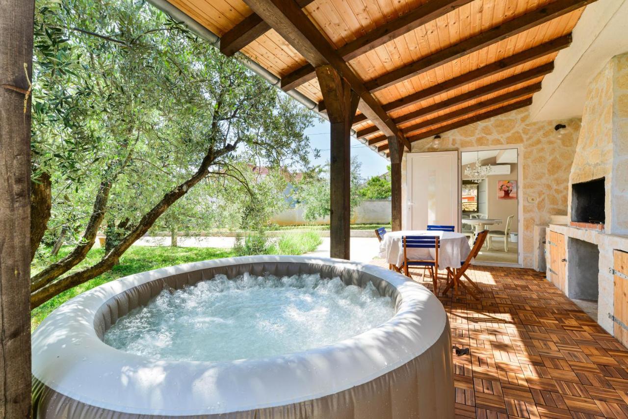 Hacienda Mia With Yacuzzi,Bbq , Free Parking Zadar Exterior photo