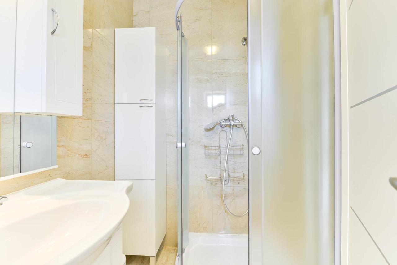 Hacienda Mia With Yacuzzi,Bbq , Free Parking Villa Zadar Exterior photo