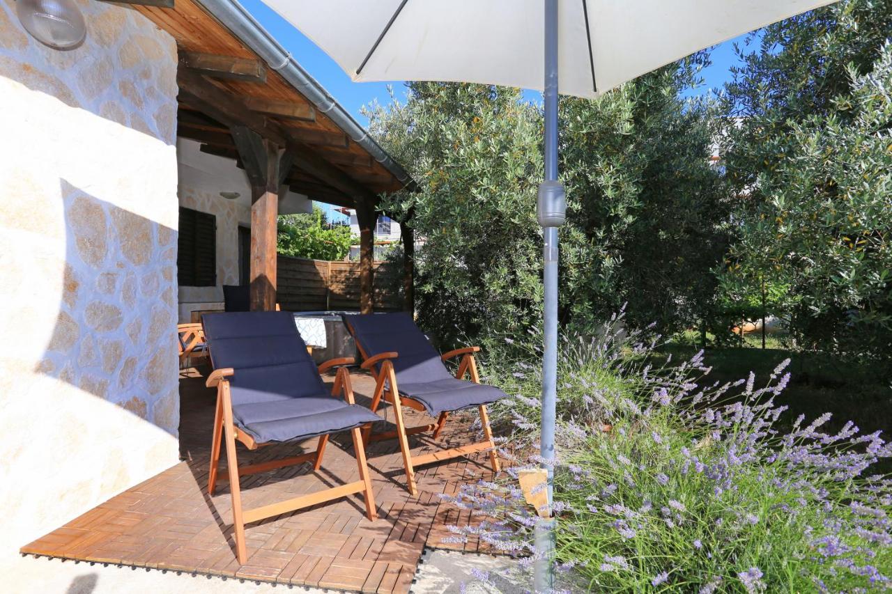 Hacienda Mia With Yacuzzi,Bbq , Free Parking Zadar Exterior photo