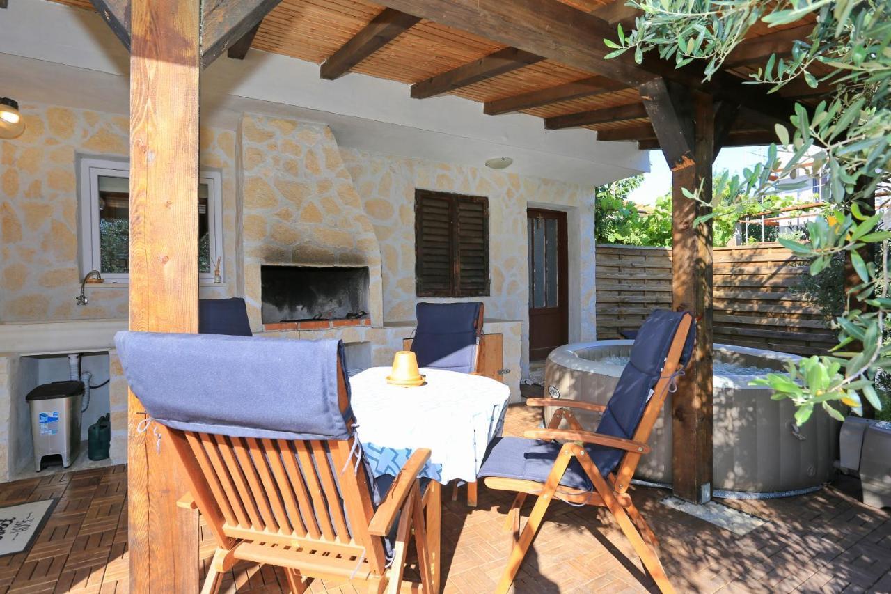 Hacienda Mia With Yacuzzi,Bbq , Free Parking Villa Zadar Exterior photo