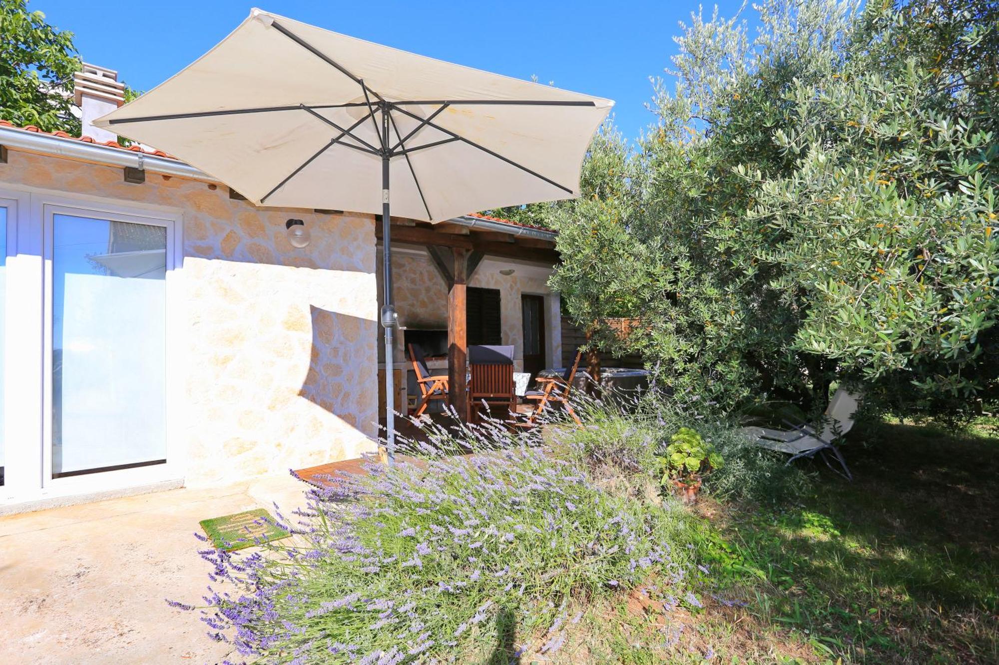 Hacienda Mia With Yacuzzi,Bbq , Free Parking Zadar Exterior photo